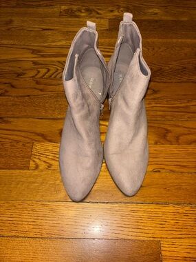 Old Navy Mauve Suede-Look Pointed Ankle Booties